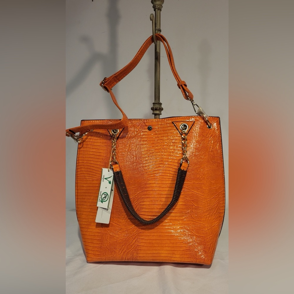 🏷️Price Drop..ALYSSA orange vegan leather croc embossed tote bag